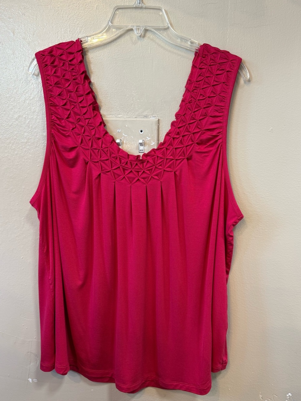Maurices Women’s 2X Fuchsia Smocked Detail Sleeveless Tank Top NWT